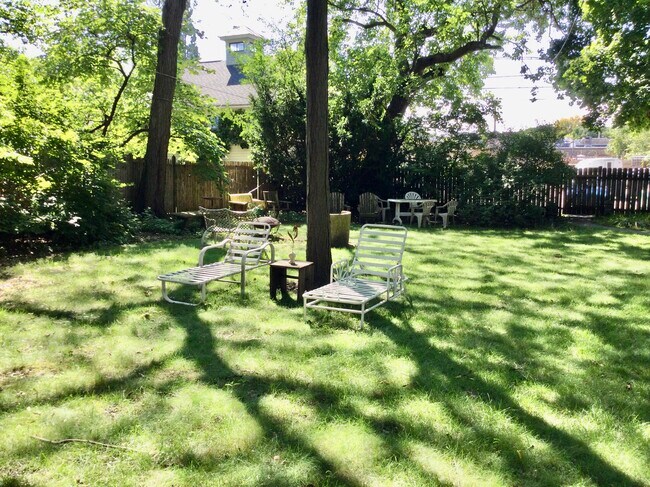 1306 Hinman Ave unit D, Evanston, IL 60201 - photo 4