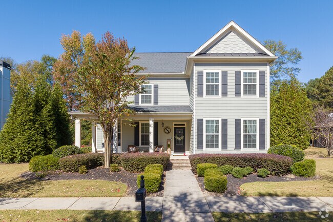 Most homes around Grayson are traditional two story homes.