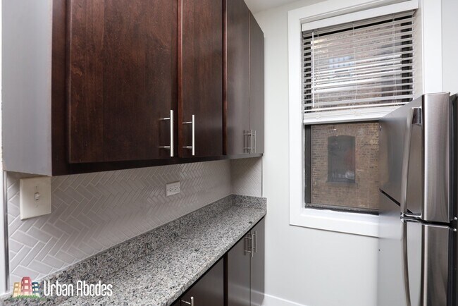 711 W Brompton Ave unit A03C, Chicago, IL 60657 - photo 3