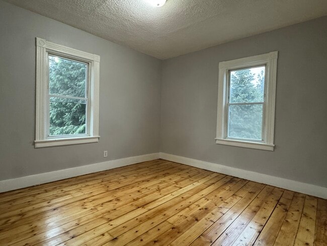 58 Division St unit 1, Lincoln, RI 02838 - photo 3