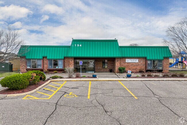 Becks Montessori School has 90 students in grades PK-K.