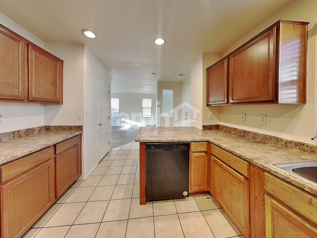 3260 E Franklin Ave, Gilbert, AZ 85295 - photo 4