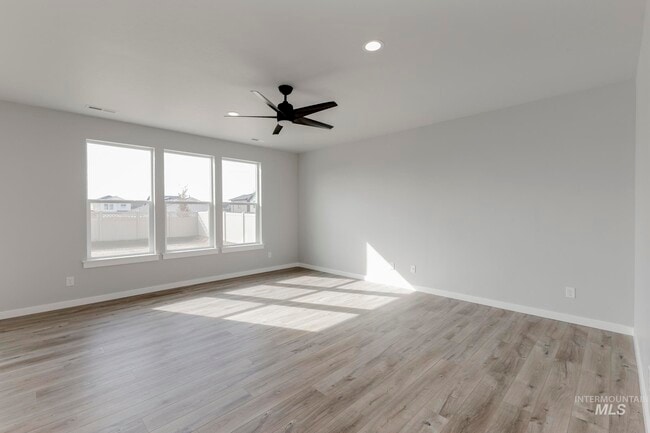 18433 N Sweet William Ave, Nampa, ID 83687 - photo 2