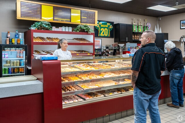 Dizzy Dean's Donuts is open early to satisfy your sweet cravings any time of day in West Eugene.