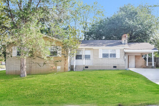 401 N Edgemont Cir NW, Huntsville, AL 35811