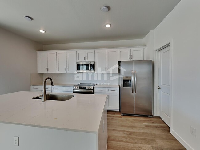 18467 W Cottontail Ln, Surprise, AZ 85387 - photo 4