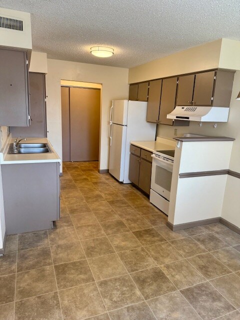 40 Providence Dr, Fairfield, OH 45014