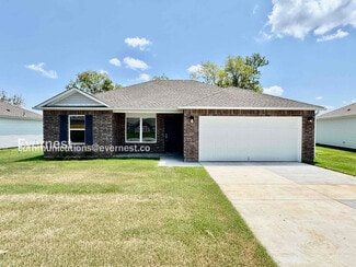 8331 E Queens St, Broken Arrow, OK 74014