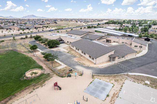 Lake Valley Elementary serves Prescott Valley students grades K through six.