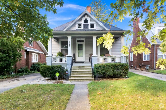 Colorful bungalows in Near West provide inviting spaces for families and friends.