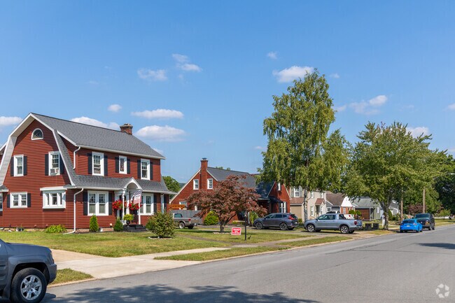 Streets are wide and all have sidewalks, making Kenmar a safe neighborhood for walking.