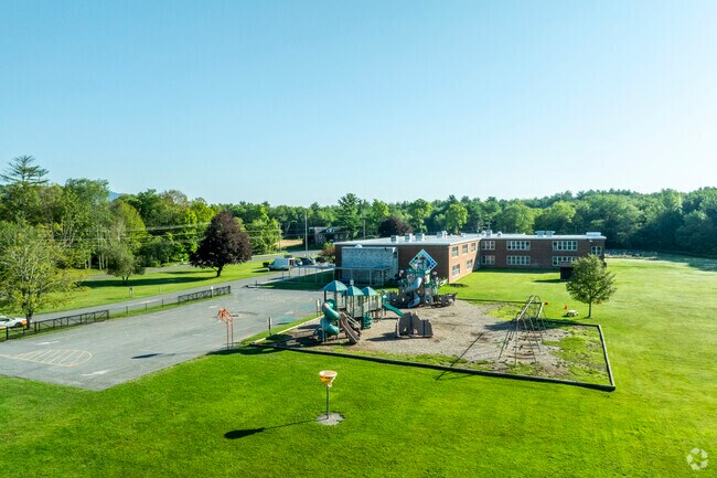 Morse School has 301 students in grades K-6 with a student-teacher ratio of 12 to 1.