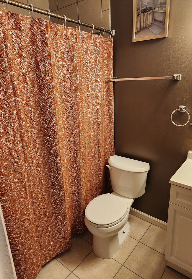 8917 Loughran Terrace unit 3 single room renta, Fort Washington, MD 20744 - photo 4