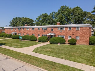 36175 Kilarney Rd, Willoughby, OH 44094
