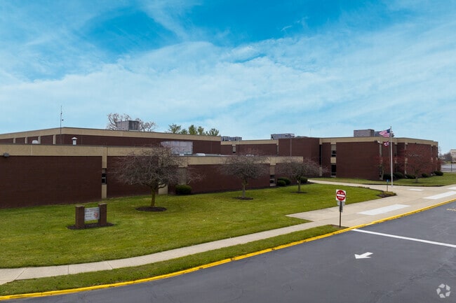 Troy Junior High School has a student to teacher ratio of 18 to 1.