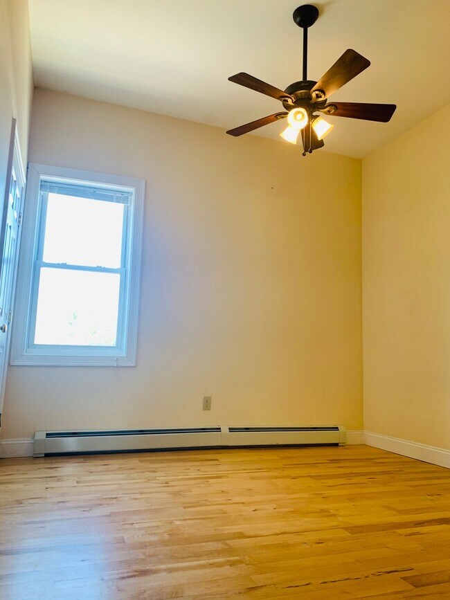 51 N Champlain St unit . 2 - Available N, Burlington, VT 05401 - photo 6