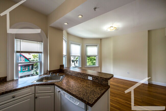 60 Ashford St unit 2, Allston, MA 02134 - photo 5