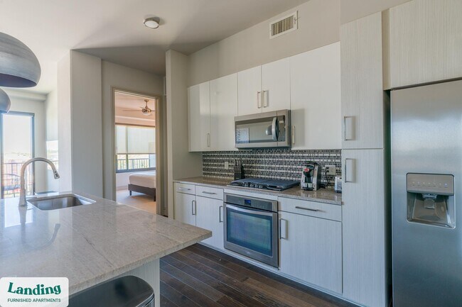 1414 Wood Hollow Dr unit 1-827, Houston, TX 77057 - photo 6