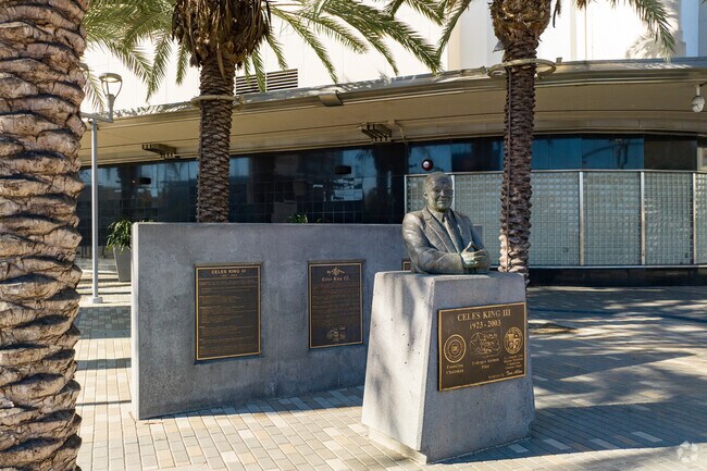 The Metro K Line and Celus King III memorial statue in Baldwin Hills, California.