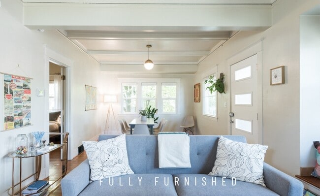 7468 N Huron Ave unit N Huron, Portland, OR 97203 - photo 2