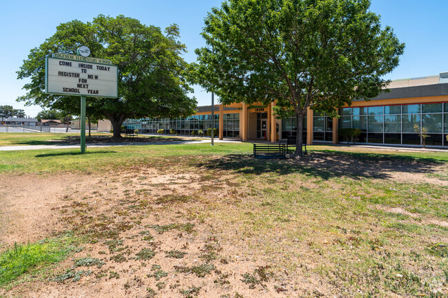 Edgemere Elementary School, Rankings & Reviews - Homes.com