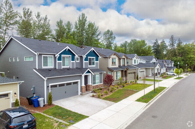 A row of contemporary homes in Covington WA.