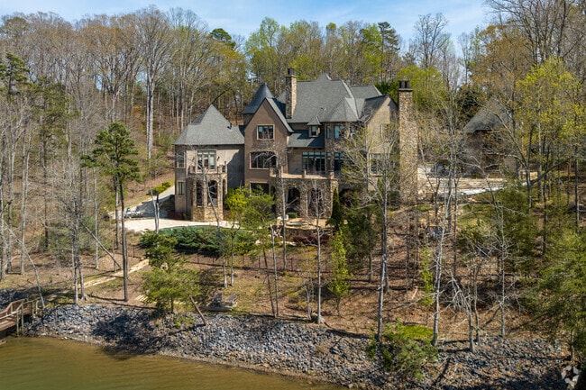 You'll find large Mansions on the on the East side of the Catawba River in Dixie-Berryhill.