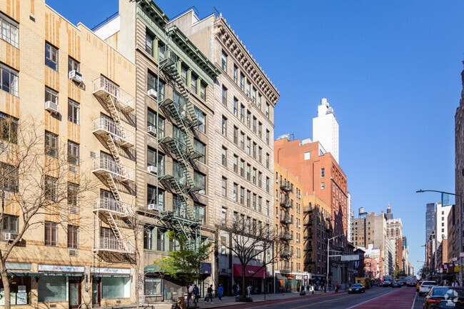 Old Factories House huge lofts in the Chelsea neighborhood.