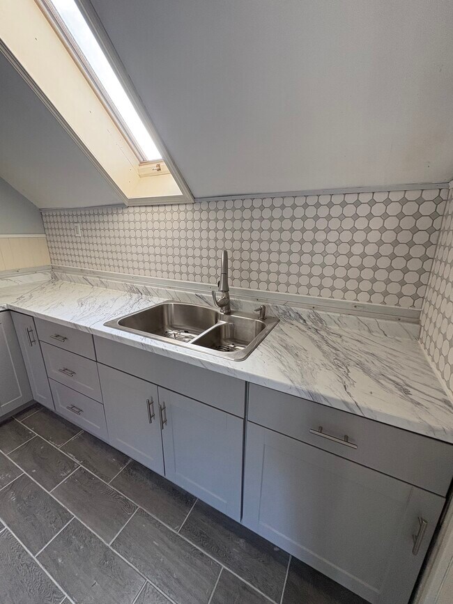 121 London St unit 2, Lowell, MA 01852 - photo 4