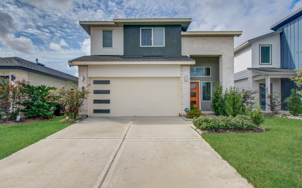 12806 Rainham Ln, Houston, TX 77047 - photo 1