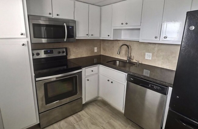 3000 N Palm Aire Dr unit 5, Pompano Beach, FL 33069 - photo 4