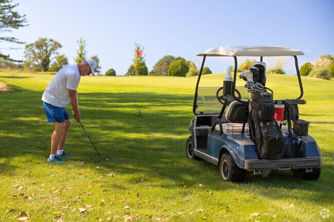 Hillsboro Municipal Golf Course features nine holes just minutes from downtown.
