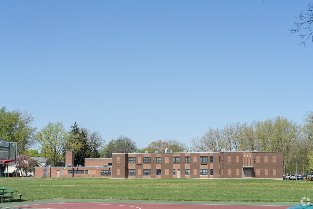 Hillary Park Elementary School in Cazenovia Park has a student-teacher ratio of 10 to 1.