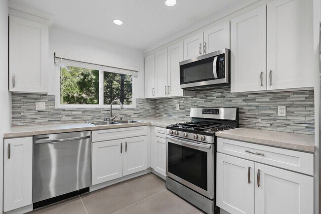 6145 Whitsett Ave unit 3, North Hollywood, CA 91606 - photo 7