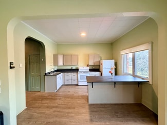 213 1/2 W Park St Unit 2, Livingston, MT 59047