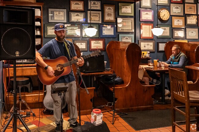 Adams has several restaurants nearby that offer live entertainment.