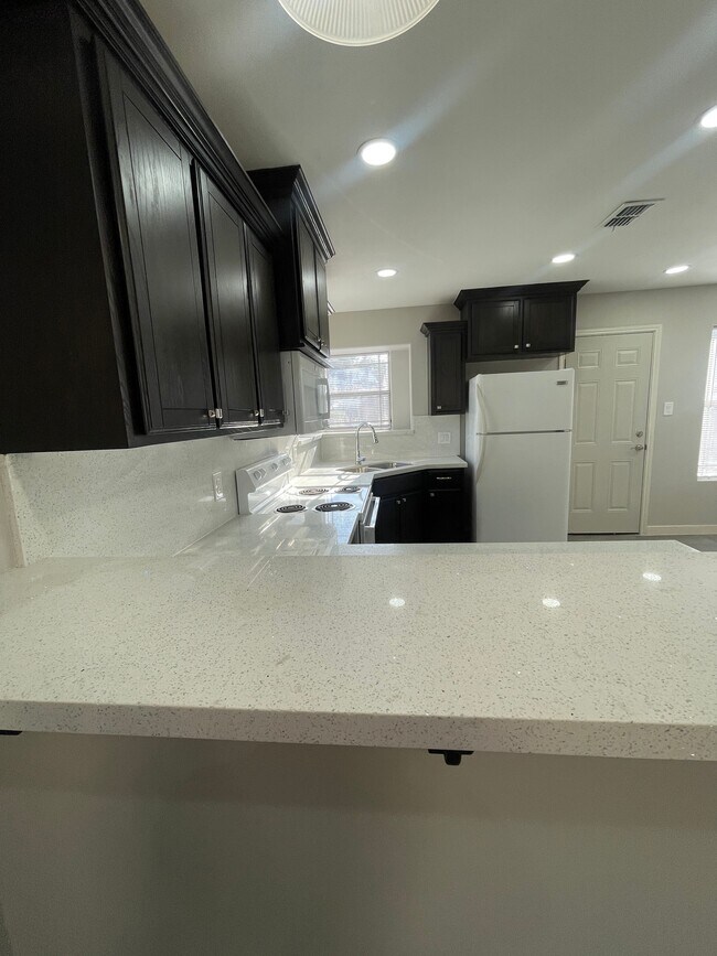 404 E 2nd St unit D, La Joya, TX 78560 - photo 4