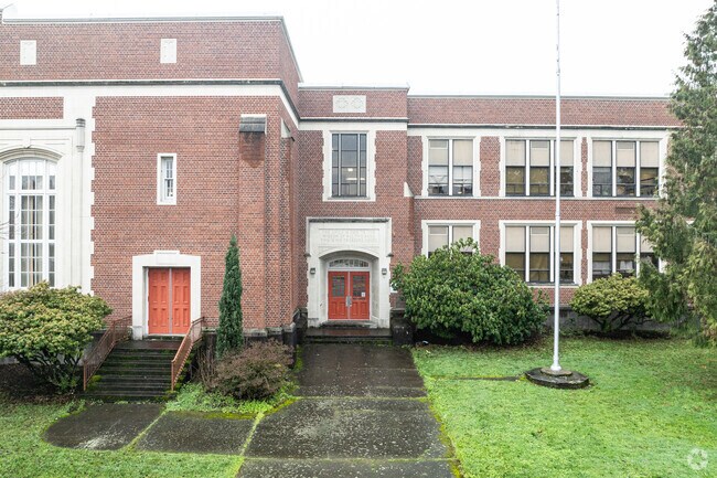 Vestal Elementary on NE 82nd Avenue in Montavilla.