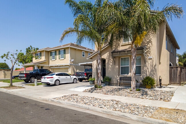 Many homes in the City of Ceres neighborhoods feature custom landscaping.