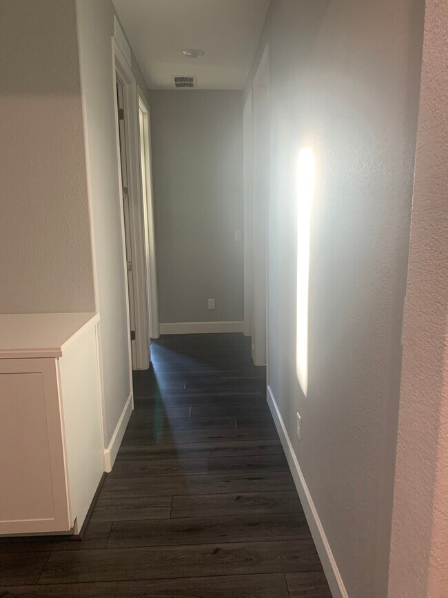 2011 Jalen St, Hollister, CA 95023 - photo 5