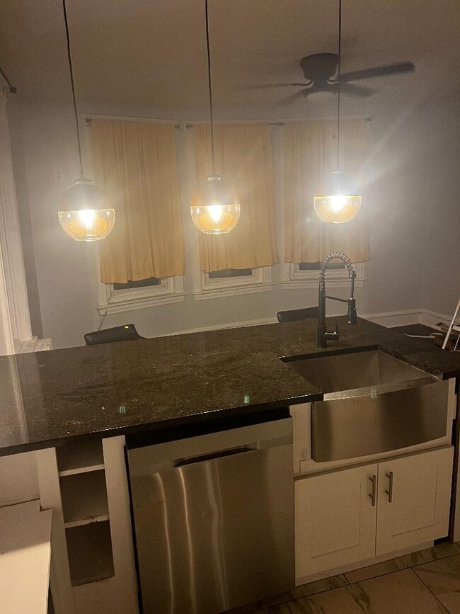 422 W Coulter St Unit second flr unit, Philadelphia, PA 19144