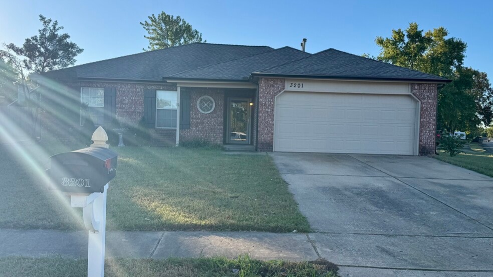 3201 E Louisville St, Broken Arrow, OK 74014 - photo 1