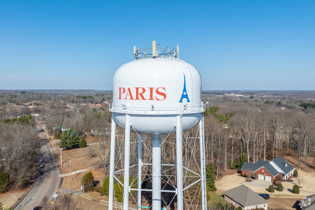 Paris, Tennessee was founded in 1823.