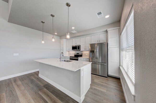 265 High Point Dr unit 201, Longmont, CO 80504 - photo 7