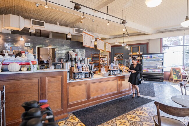 West End features one of several Seven Stars locations where they serve up high end pastries.