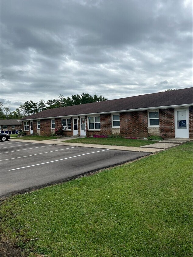 ROYAL OAKS APARTMENTS 4100 Royal Oak Dr, Richmond, IN