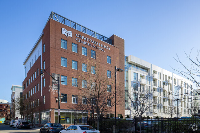 Great Oaks Legacy School is a Charter Pre-K, Elementary, Middle & High School in Newark, NJ.