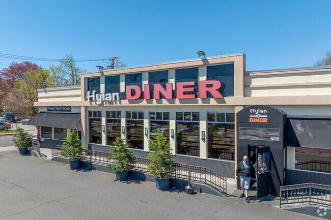 Shops and restaurants can be found in New Dorp, a 10-minute drive south from Lighthouse Hill.