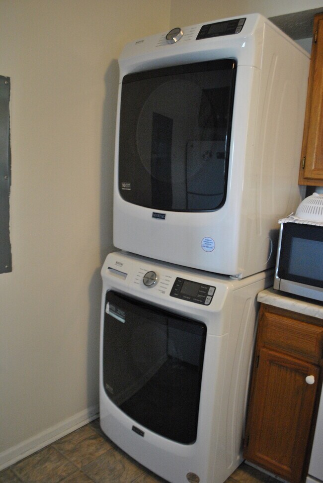 15 S Shafer St unit 1605, Athens, OH 45701 - photo 3