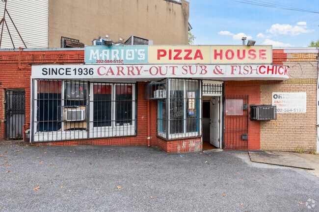 Mario's Pizza House is a classic restaurant in Fairlawn.